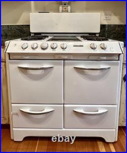 Vintage 1950s O'Keefe & Merritt Gas Stove 4 Burner with Griddle & Grillevator