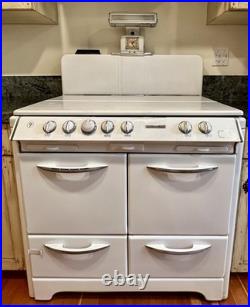 Vintage 1950s O'Keefe & Merritt Gas Stove 4 Burner with Griddle & Grillevator