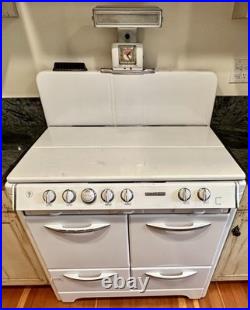 Vintage 1950s O'Keefe & Merritt Gas Stove 4 Burner with Griddle & Grillevator