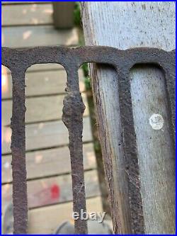 Vintage Antique Cast Iron WOOD COOK STOVE OVEN SHELF grate 18 1/4 x 17-1/2