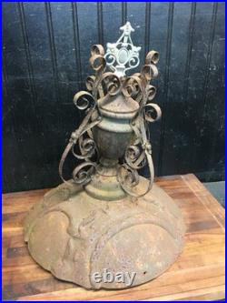 Vintage Antique Parlor Potbelly Stove Burner Cast Iron Top with Finial