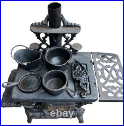 Vintage CRESCENT Miniature Stove CAST IRON Salesman Sample with Accessories