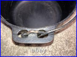Vintage Cast Iron Griswold No. 6 Dutch Oven 2605 with Griswold Logo Lid Nice Shape