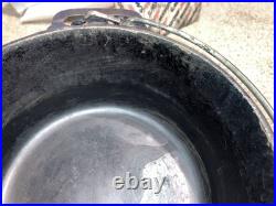 Vintage Cast Iron Griswold No. 6 Dutch Oven 2605 with Griswold Logo Lid Nice Shape