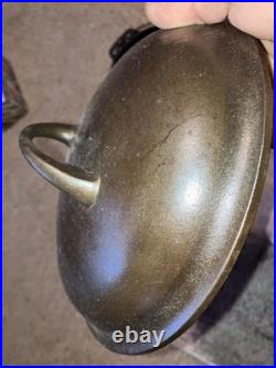 Vintage Cast Iron Griswold No. 6 Dutch Oven 2605 with Griswold Logo Lid Nice Shape