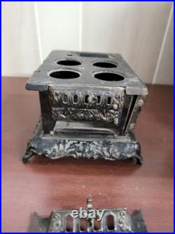 Vintage Cast Iron Miniature The Royal Stove & Range Co Greenville, OH 7W Demo Vintage Cast Iron Miniature The Royal Stove & Range Co Greenville, OH 7W Demo