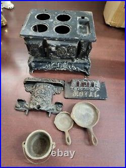 Vintage Cast Iron Miniature The Royal Stove & Range Co Greenville, OH 7W Demo Vintage Cast Iron Miniature The Royal Stove & Range Co Greenville, OH 7W Demo