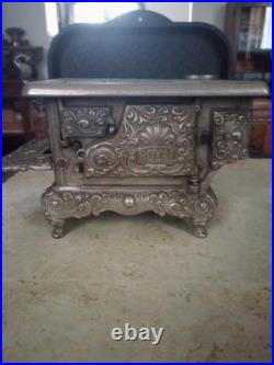 Vintage Cast Iron Royal Kenton Brand Toy Salesman Sample Stove Nickel Plate