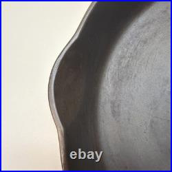 Vintage Cast Iron Wagner #12 Skillet No Logo Typewriter Font 14