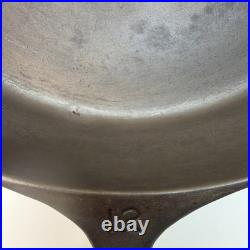 Vintage Cast Iron Wagner #12 Skillet No Logo Typewriter Font 14