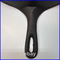 Vintage Cast Iron Wagner #12 Skillet No Logo Typewriter Font 14