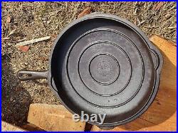 Vintage Circa 1940s Griswold Cast Iron Chicken Fryer No. 8 With Lid