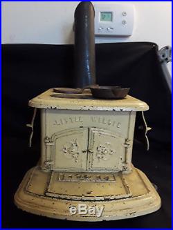 Vintage Collectible Cast Iron Little Willie Cast Iron Play Stove With Pans