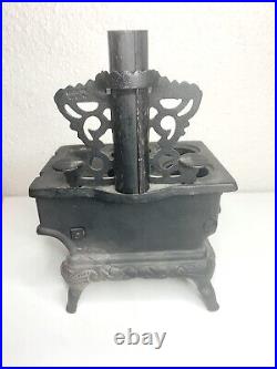 Vintage Crescent Cast Iron Miniature Stove withACCESORIES + Box