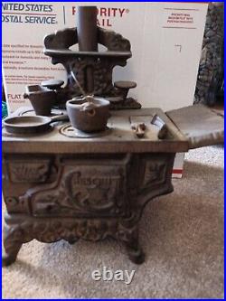 Vintage Crescent Salesman Sample Cast Iron Toy Miniature Stove with Accessories