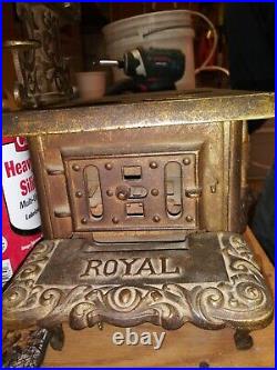 Vintage Large Antique Royal Cast Iron Salesman Sample Stove