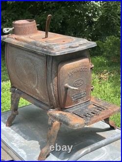 Vintage Log Wood Cast Iron Wood Burning Stove & Chimney Pipes Damper 32 Cooker Vintage Log Wood Cast Iron Wood Burning Stove & Chimney Pipes Damper 32 Cooker