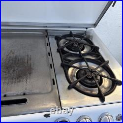 Vintage O'Keefe & Merritt Stove with 4 burners + Griddle +Grillevator +Oven