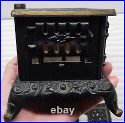 Vintage Original Cast Iron Royal Stove Childs Toy with Extras