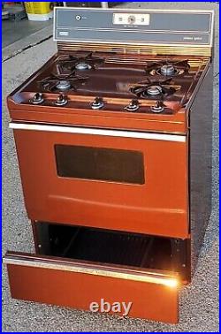 Vintage Roper Gas Stove, 4 burner, Single Oven W Broiler good working condition