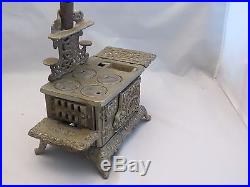 Vintage Royal Cast Iron Salesman Sample Or Childs Toy Stove Miniature Cook Stove
