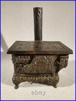 Vintage Royal Kenton Salesman Sample Child Cast Iron Stove