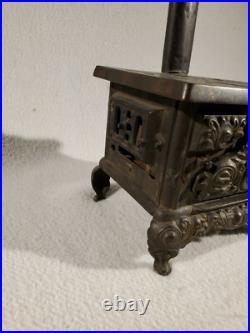 Vintage Royal Kenton Salesman Sample Child Cast Iron Stove