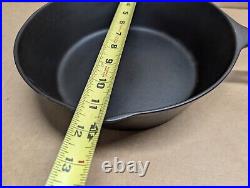Vintage Unmarked Cast Iron Chicken Fryer with Lid # 8 Favorite Piqua NICE