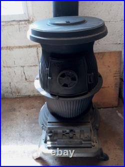 Vintage Vogelzang Cast Iron Wood Or Coal Stove Good Condition
