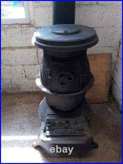 Vintage Vogelzang Cast Iron Wood Or Coal Stove Good Condition