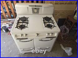 Vintage Wedgewood Stove, White, 4 Burners, Oven/Broiler, Orig. Condition