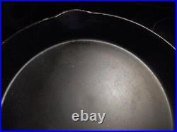 Vintage cast iron skillet 12 Wagner USA double pour Erie 14