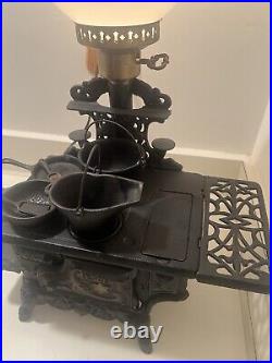 Vintage crescent stove cast iron sample with accessories