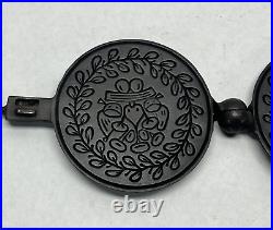Wagner wafer cast iron pizelle maker 1451 and base patd 1910 Very nice