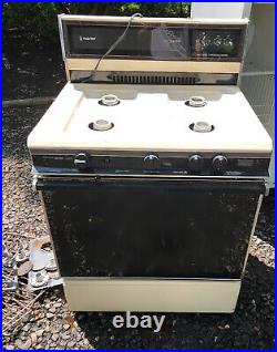 White/Black Magic Chef Gas Oven