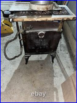 Winsor Antique Cast Iron Wood Burning Stove Winsor Antique Cast Iron Wood Burning Stove